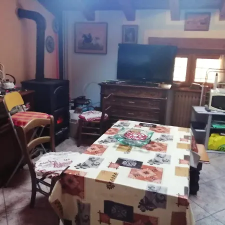 One Bedroom Appartement With Wifi At Saint Maurice アパート